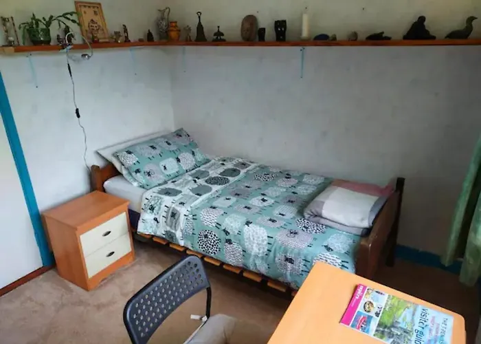 The Black Sheep Couette-café *